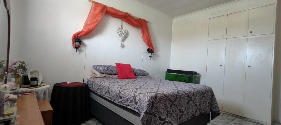 2 Bedroom Property for Sale in Sidwell Eastern Cape